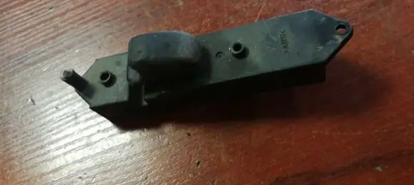 Mitsubishi Galant Electric window control switch MR252818