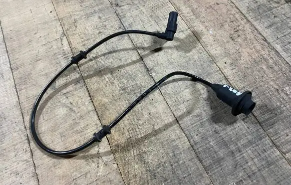 Mercedes-Benz S W220 ABS rear brake sensor a2205400517 2205400517