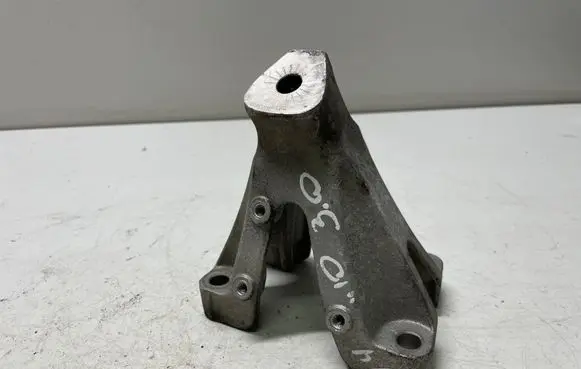 Audi A4 S4 B8 8K Engine mounting bracket 8K0199307AQ