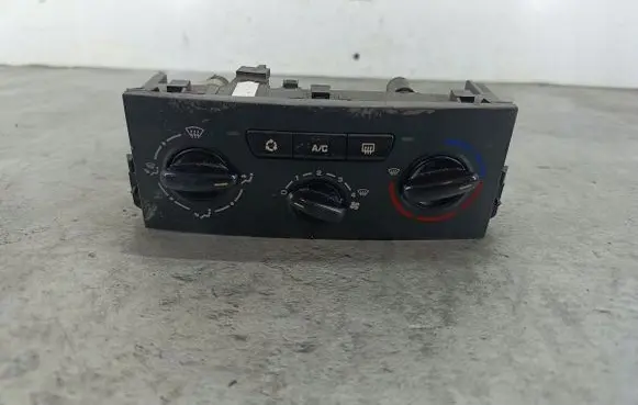 Peugeot 207 Climate control/heater control trim N102080F69910004