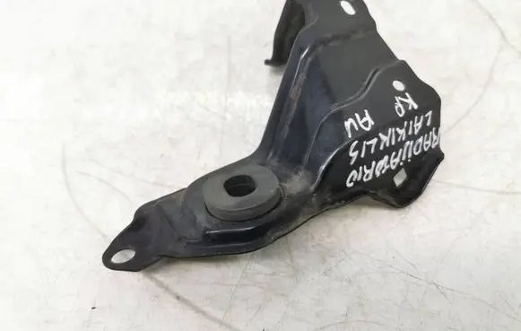 Honda CR-V Radiator mount bracket