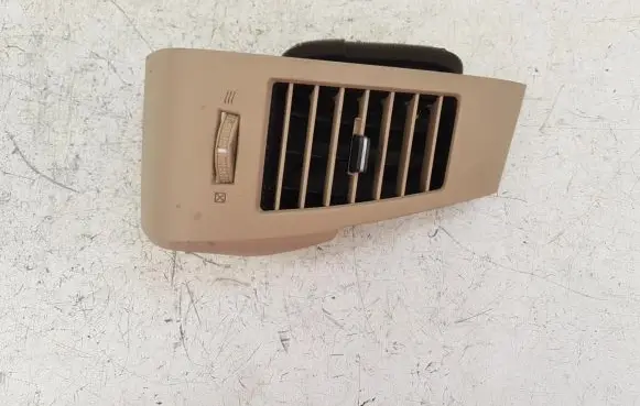 Nissan Murano Z50 Dashboard air vent grill cover trim 68760CA000