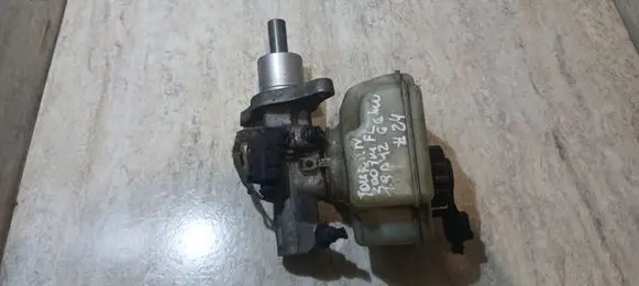 Volkswagen Touran I Master brake cylinder 1K0945459