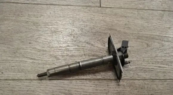Audi A5 8T 8F Fuel injector 059130