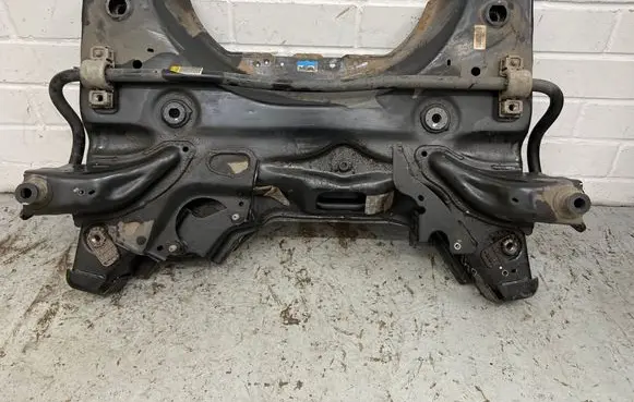 Opel Vivaro Front subframe 9811384980