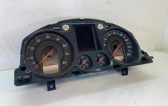 Volkswagen PASSAT B6 Speedometer (instrument cluster) 3C0920870P X003300