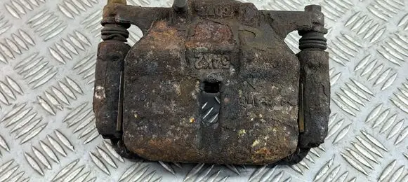 Nissan X-Trail T32 Front brake caliper 
