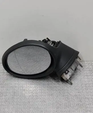 Mini One - Cooper Clubman R55 Front door electric wing mirror