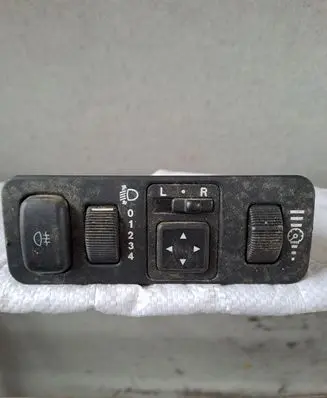 Mitsubishi Space Star A set of switches MR740608