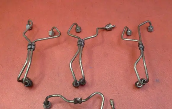 Volvo S40 Fuel line pipe