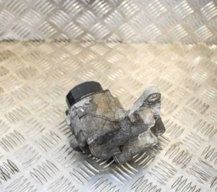 Toyota Verso-S Oil filter cover 