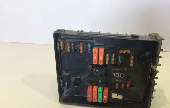 Volkswagen Touran I Fuse module 017181301 1K0937125A 0609102965