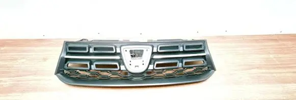 Renault Sandero II Front grill 623107554 62310072