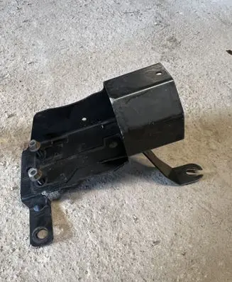 Dodge Nitro Fuel filter bracket/mount holder 52125498AB 52125498A