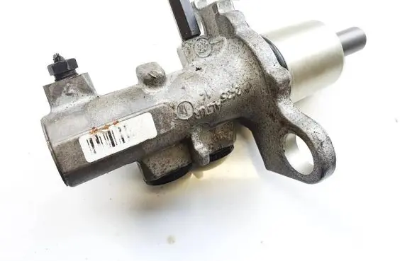 Audi A4 S4 B5 8D Master brake cylinder 2435altu