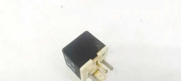 Audi A6 S6 C5 4B Other relay 141951253B