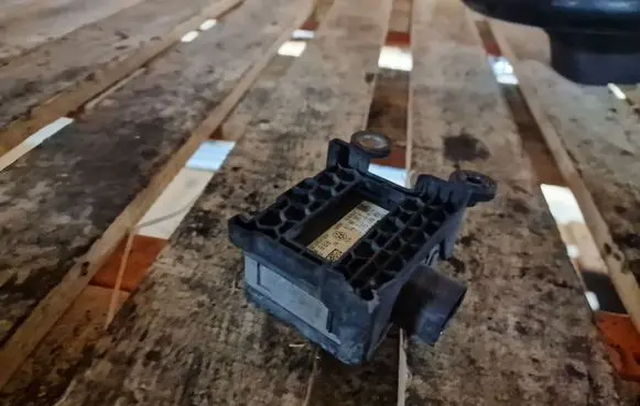 Distronic sensor radar
