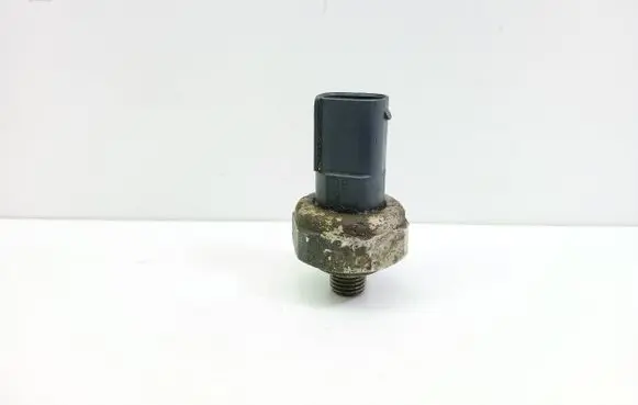 BMW 5 E39 Air conditioning (A/C) pressure sensor 