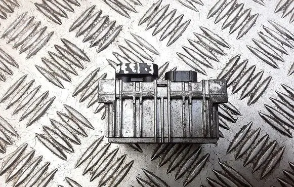Opel Insignia A Glow plug pre-heat relay 55574293