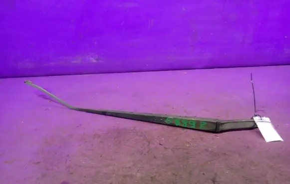 Mitsubishi Colt CZ3 Front wiper blade arm