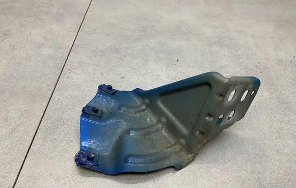 Opel Mokka X Fender mounting bracket
