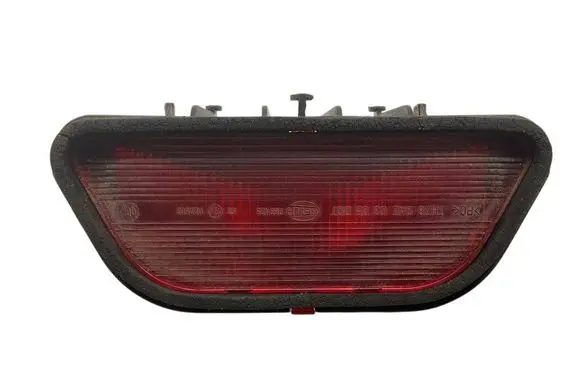Third/center stoplight