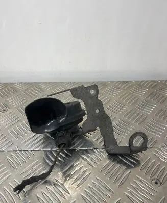 Audi A3 S3 A3 Sportback 8P Horn signal 8P0951223B
