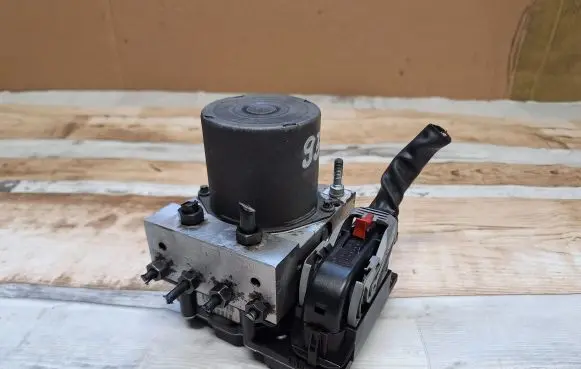 Audi A4 S4 B7 8E 8H ABS Pump 8E0910517 8E0910517H