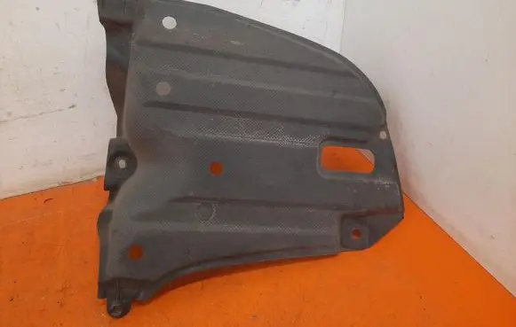 Toyota Avensis Verso Front underbody cover/under tray 5839805020