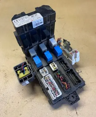 Hyundai Santa Fe Fuse module 9540026510 9118826105 04277D
