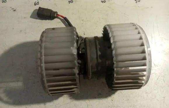 Volkswagen Phaeton Heater fan/blower 0130111045