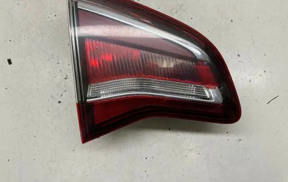 Tailgate rear/tail lights