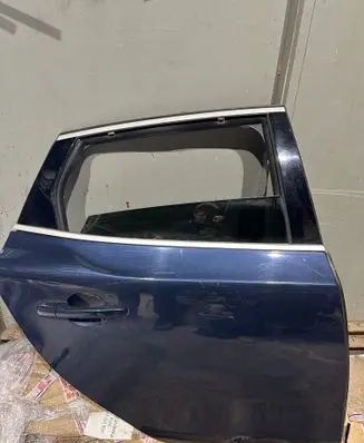 Volvo V40 Rear door