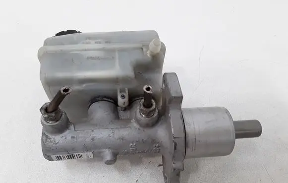 Mercedes-Benz B W245 Master brake cylinder