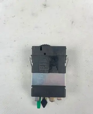 Volkswagen Multivan T4 Seat heating switch 1J0963563B