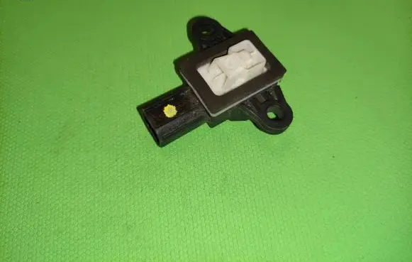 Ford B-MAX Airbag deployment crash/impact sensor DG1314C676AA