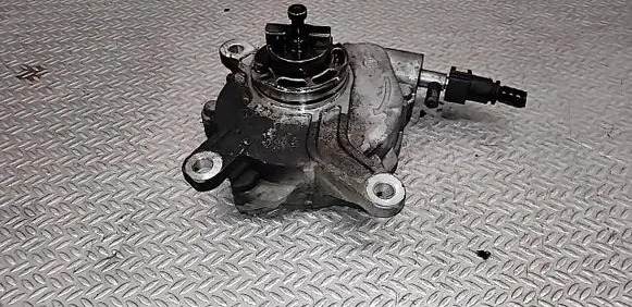 Toyota Avensis T250 Vacuum pump 