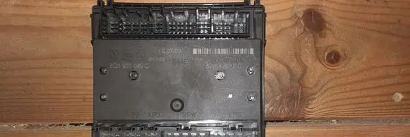 Skoda Fabia Mk1 (6Y) Central console control unit 6Q1937049C