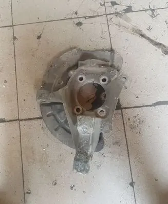 Volvo V70 Front wheel hub spindle knuckle