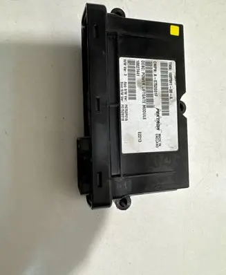 Tesla Model S Tailgate/trunk control unit/module 100751100A 10027441 P0752P01A