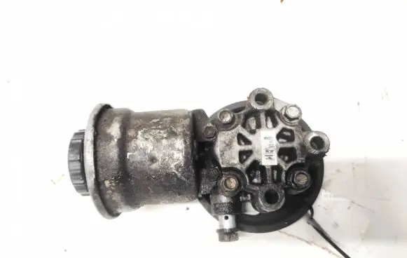 Toyota Avensis T250 Power steering pump