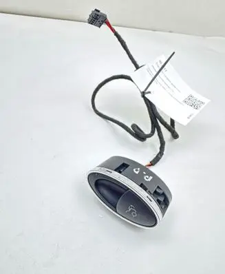 Mercedes-Benz CLS C219 Tailgate opening switch A2118211151