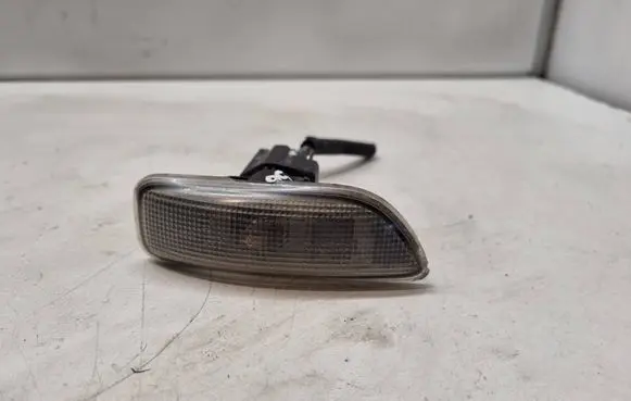 Volvo S60 Front fender indicator light 150725