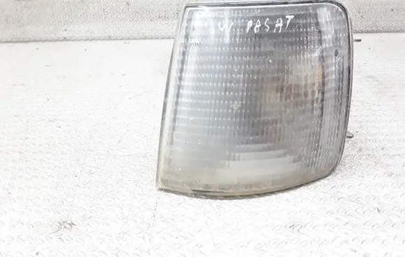 Volkswagen PASSAT B3 Front indicator light 357953049A