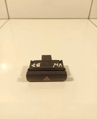 Volkswagen PASSAT B7 Hazard light switch 9535091QB