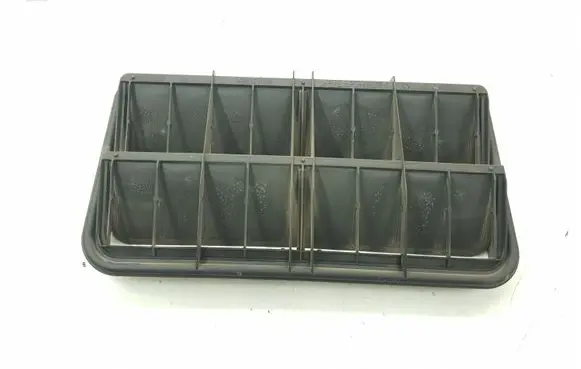 Peugeot 807 Quarter panel pressure vent 1486126080