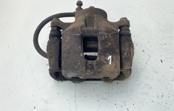 Toyota Corolla Verso E121 Front brake caliper