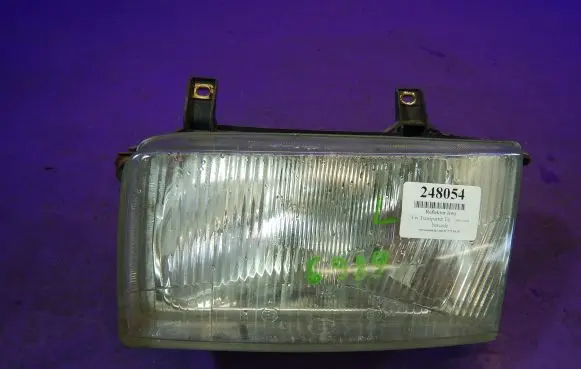 Volkswagen Transporter - Caravelle T4 Headlight/headlamp 7R0144437