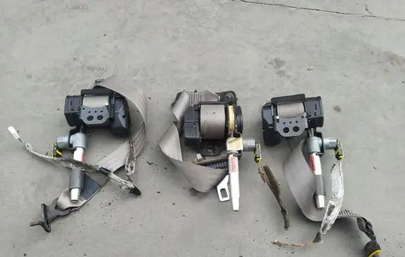 Volvo S80 Rear seatbelt