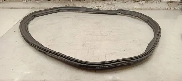 Porsche Macan (95C) Engine compartment rubber 95C823733D